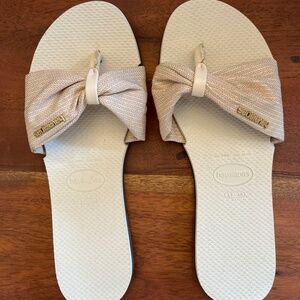 Havianas You St. Tropez Shine Sandal, size 7